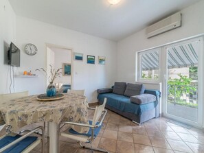 Apartment (One Bedroom Apartment with Terrace - ) | Wohnzimmer | Fernseher