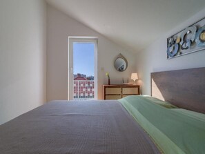 Apartment (One Bedroom Apartment with Balcony - ) | 4 Schlafzimmer