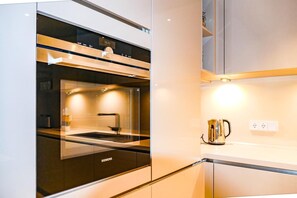 Køleskab, mikrobølgeovn, ovn, opvaskemaskine