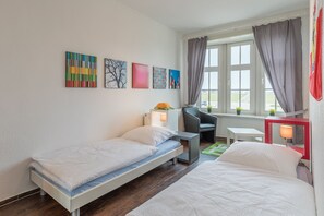 2 slaapkamers, reisbedje, wifi