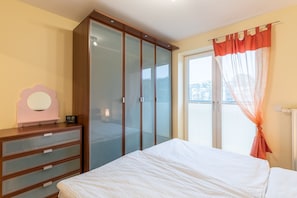 3 Schlafzimmer, Reisekinderbett, WLAN