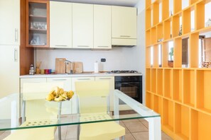 Dining - GuestHost - Lecce Colorful Apt with terrace and parking! x2 (Lecce)