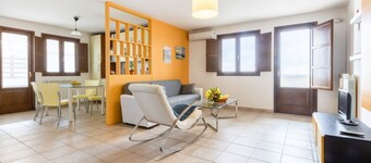 Spacious apartment that accommodates two people in 65sqm, being equipped with every comfort for a pleasant stay, including a balcony and a furnished terrace of 14sqm in which to enjoy moments of relaxation. The flat is located in a quiet area well equipp