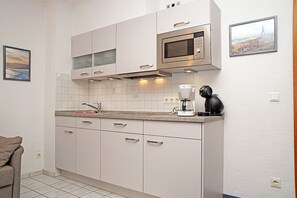 Kühlschrank, Mikrowelle, Geschirrspüler