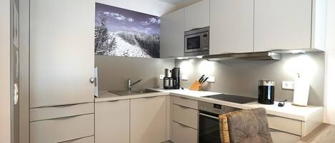 Køleskab, mikrobølgeovn, ovn, opvaskemaskine