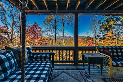 Blue Ridge Luxury Cabin - Views, Hot Tub & Firepit