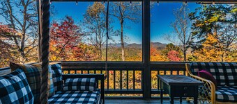 Blue Ridge Luxury Cabin - Views, Hot Tub & Firepit