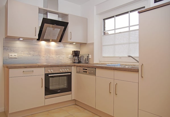 Køleskab, mikrobølgeovn, ovn, opvaskemaskine