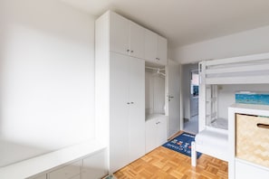 2 Schlafzimmer, Reisekinderbett, WLAN
