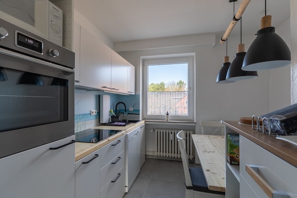 Køleskab, mikrobølgeovn, ovn, opvaskemaskine