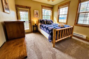 3 bedrooms, free WiFi, bed sheets - Family Condo Getaway near Grand Targhee, Yellowstone, + Grand Teton (Driggs)
