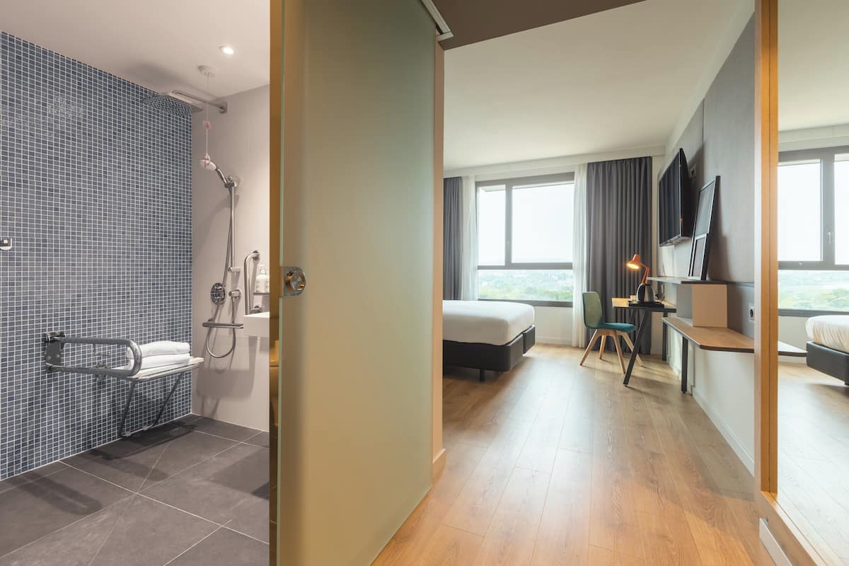 1 bedroom, in-room safe, desk, laptop workspace