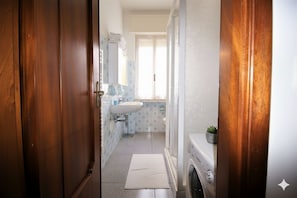 Apartment | Badezimmer | Haartrockner, Bidet
