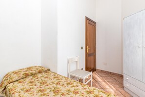 3 bedrooms, iron/ironing board, bed sheets - Piazzetta Villa La Vigna 30m From The Sea (Loiri Porto San Paolo)