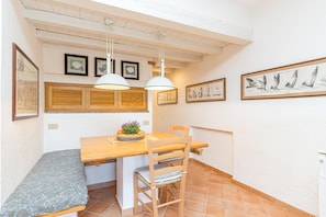 Departamento familiar, varias habitaciones, 2 baños, frente al mar (Piazzetta Villa Roxy 10m From) | Restaurantes