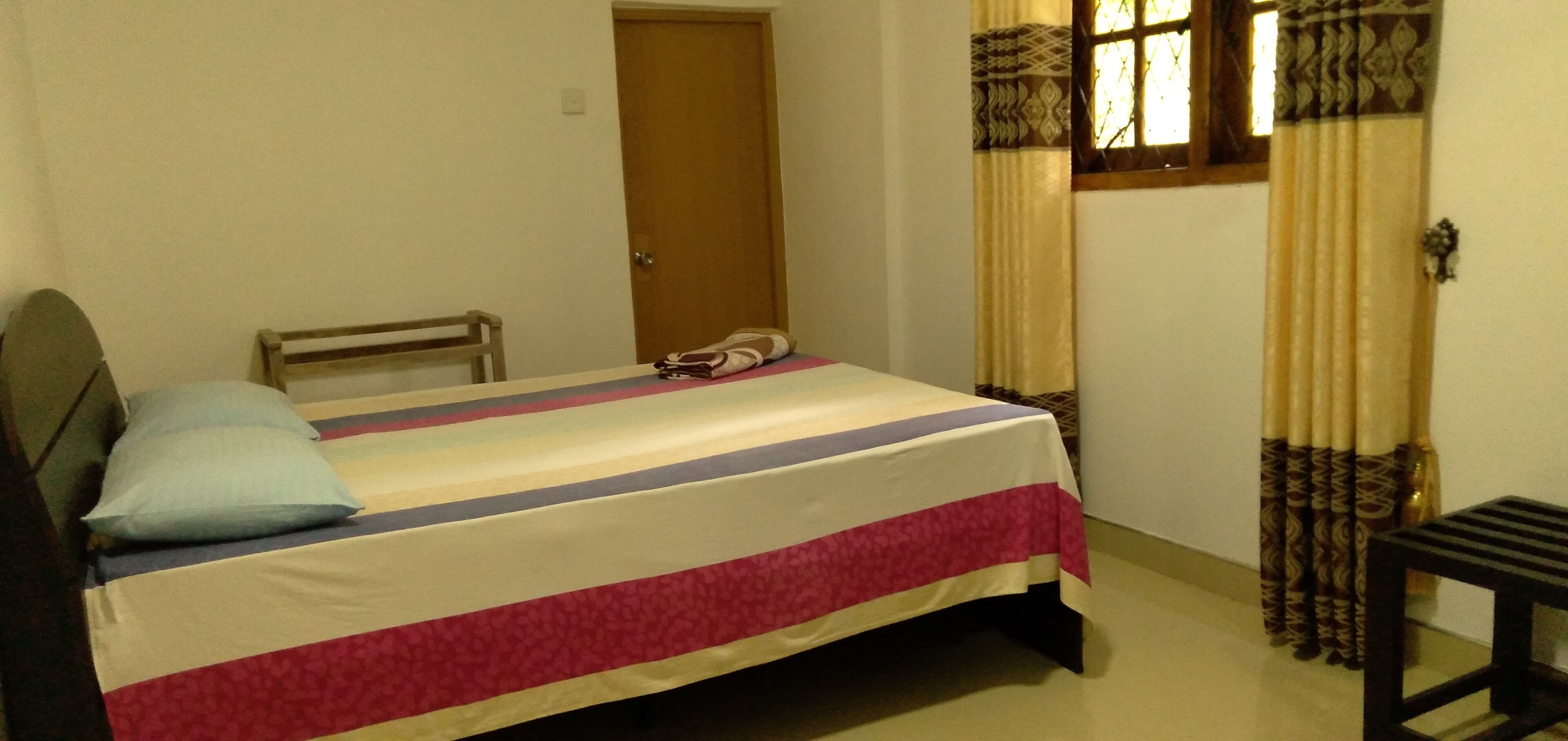 2 bedrooms, bed sheets