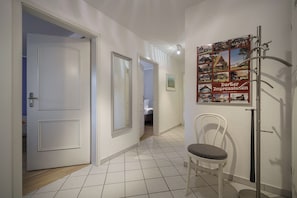 2 bedrooms, free WiFi - Vacation apartment for up to 4 people, quiet location, WLAN, south-facing terrace, pets, washing machine (Ostseebad Prerow)
