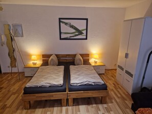 1 bedroom, free WiFi, bed sheets - Apartment (Lübeck)