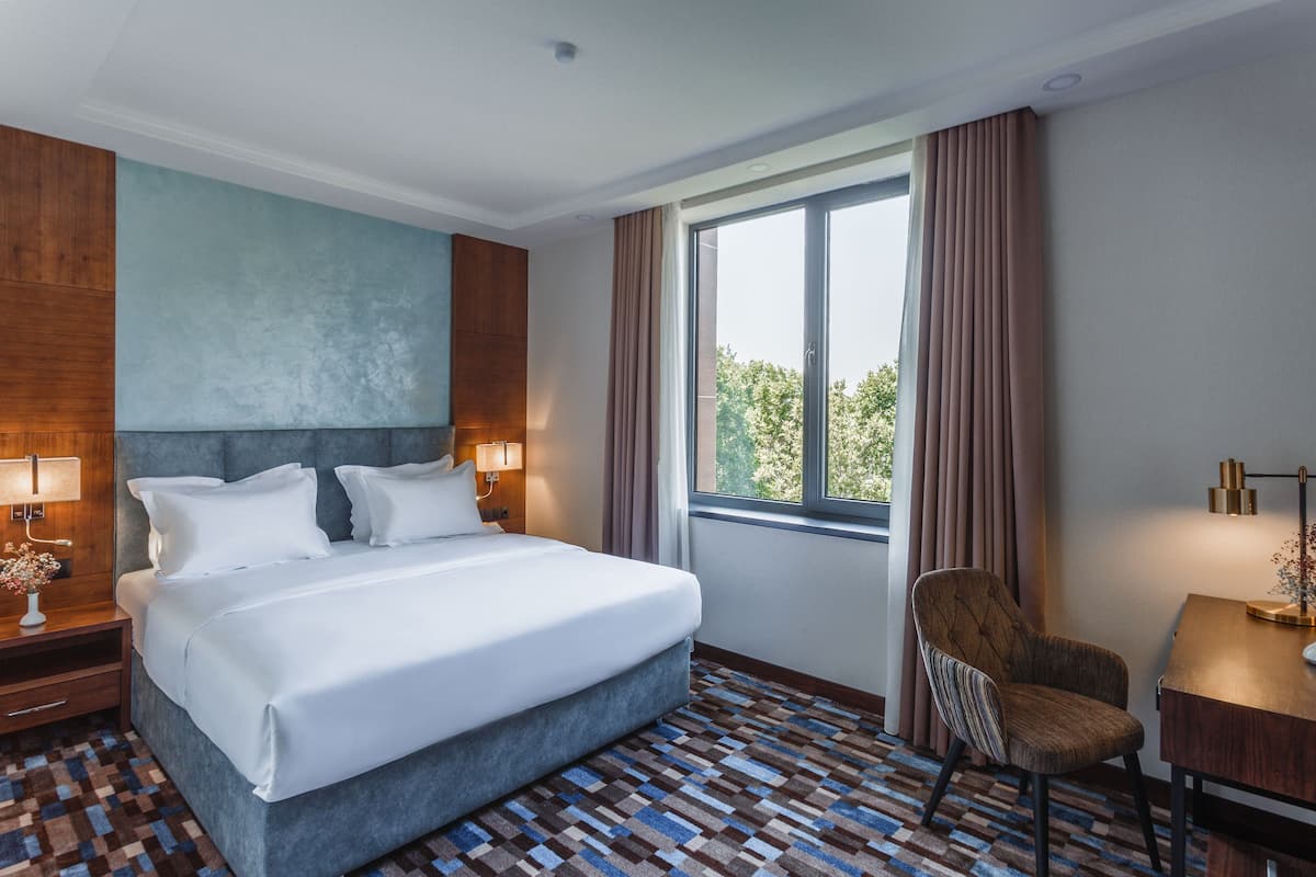 1 bedroom, minibar, in-room safe, desk