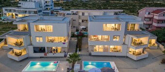 Apartments & Rooms Danivan Pool Villas B