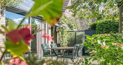 Home by the Creek ('Huis aan de Kreek')