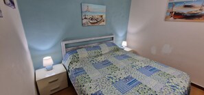 3 bedrooms, desk, WiFi - View of the gulf of castellammare mountains and beach (Alcamo Marina)