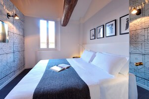 La Torre apartment | Living area | 40-inch flat-screen TV with digital channels, TV