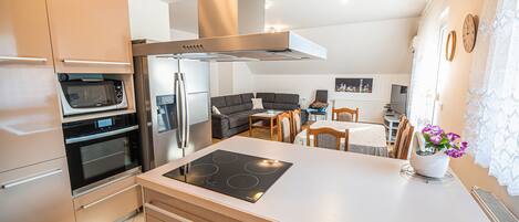 Apartment (Three Bedroom Apartment 3) | Eigene KĂŒche