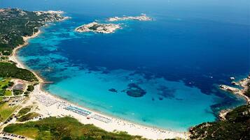 Liegestühle, Strandtücher