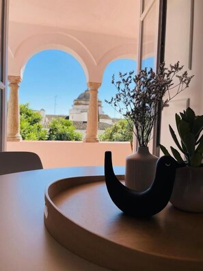 Standard-Apartment, 1 Schlafzimmer, Stadtblick | Wohnbereich