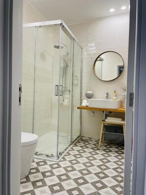 Appartamento Standard, 2 camere da letto | Bagno | Doccia, asciugacapelli