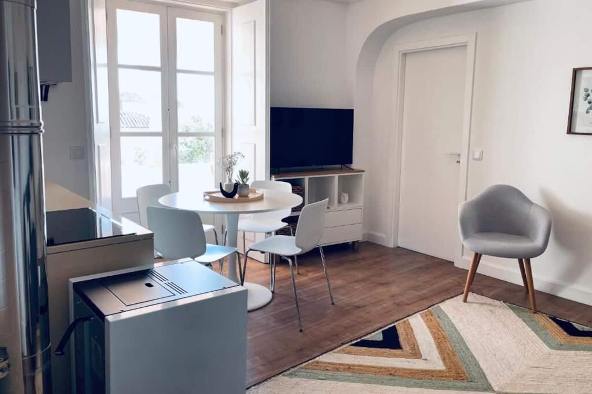 Standard Apartment, 1 Bedroom, City View | Living area