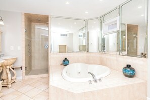 Bathtub, toilet paper - @ THE PEACH offers an escape to an oceanfront/oceanside (North Topsail Beach)