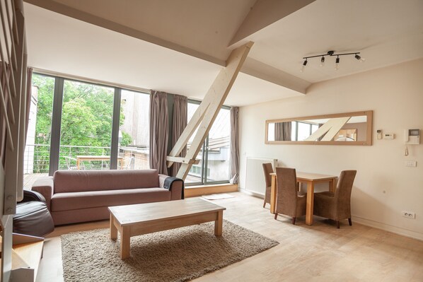 Superior Apartment | 1 bedroom, laptop workspace, free WiFi - Luxury Suites Castel (Antwerp)