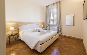 Luxury Apartment | Individually decorated, individually furnished, laptop workspace - Luxury Signoria by Mmega (Florence)