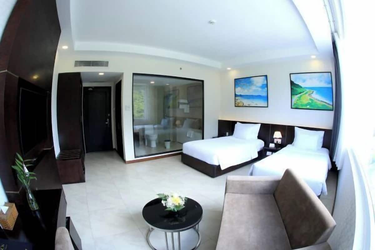 Premium bedding, minibar, in-room safe, desk