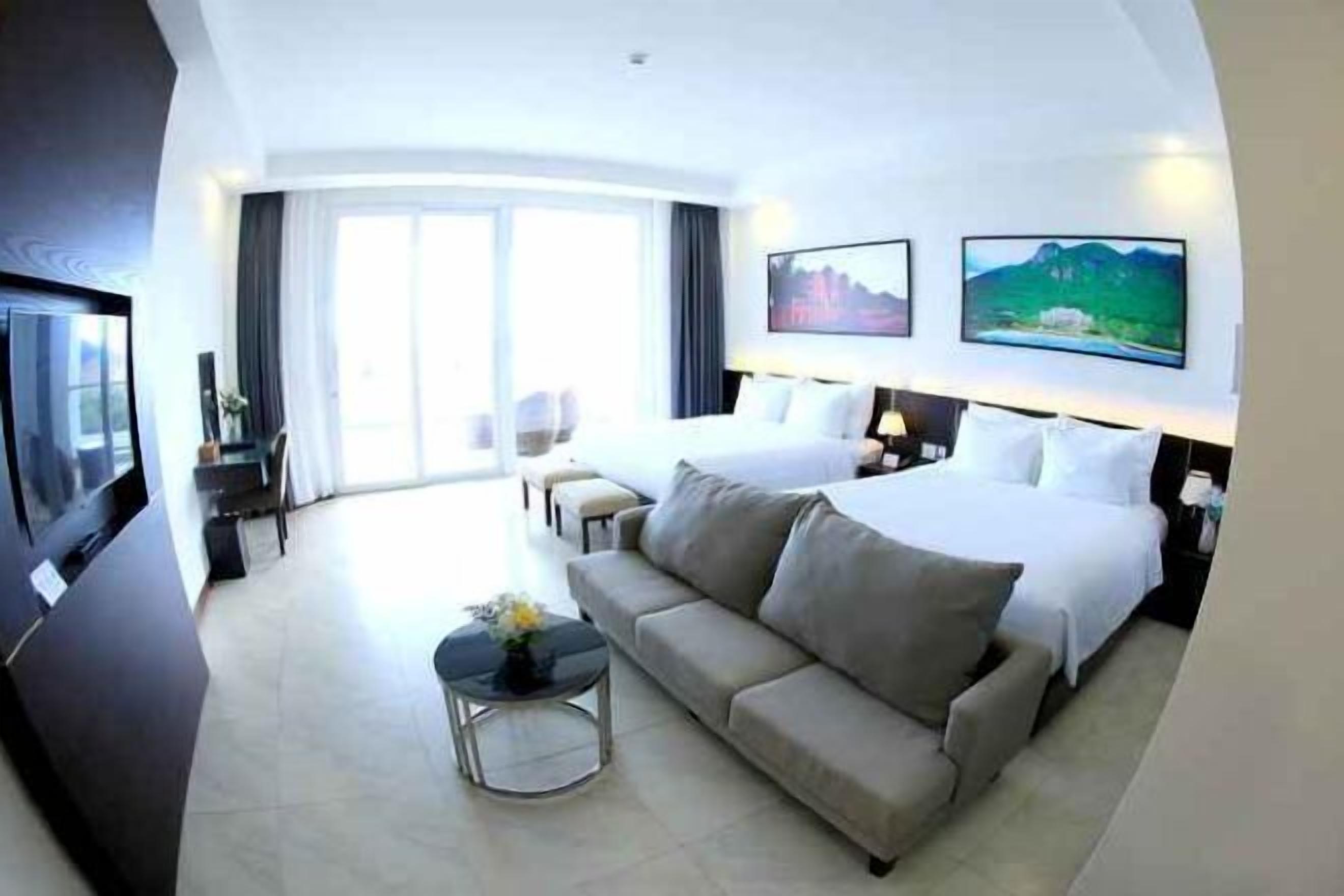 高級寢具、迷你吧、客房內保險箱、書桌