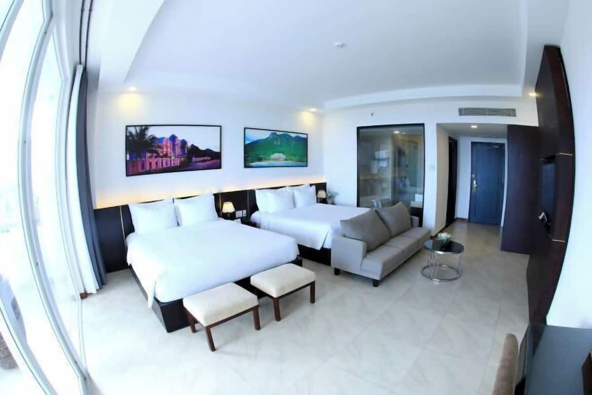 Premium bedding, minibar, in-room safe, desk