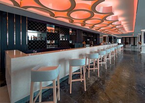 2 bars/lounges, swim-up bar