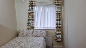 House | 3 bedrooms, iron/ironing board, free WiFi, bed sheets