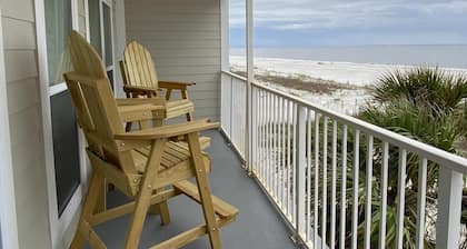 Gulf Front Getaway! Immaculate Gulf Views!