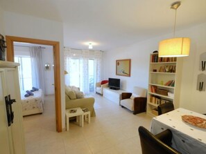 TV - Residencial Mar I by Interhome (Alcanar)