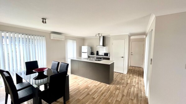 Dining - Napolean Holiday Retreat (Kealy)