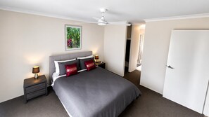 3 bedrooms, free WiFi, bed sheets