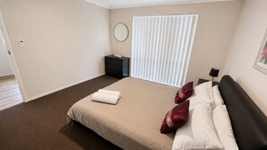 3 bedrooms, free WiFi, bed sheets