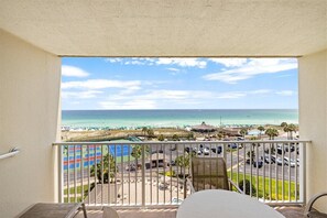 Property grounds - The Islander 705 - Beachview - Complimentary Beach (Seasonally) - Heated Pool (Destin)