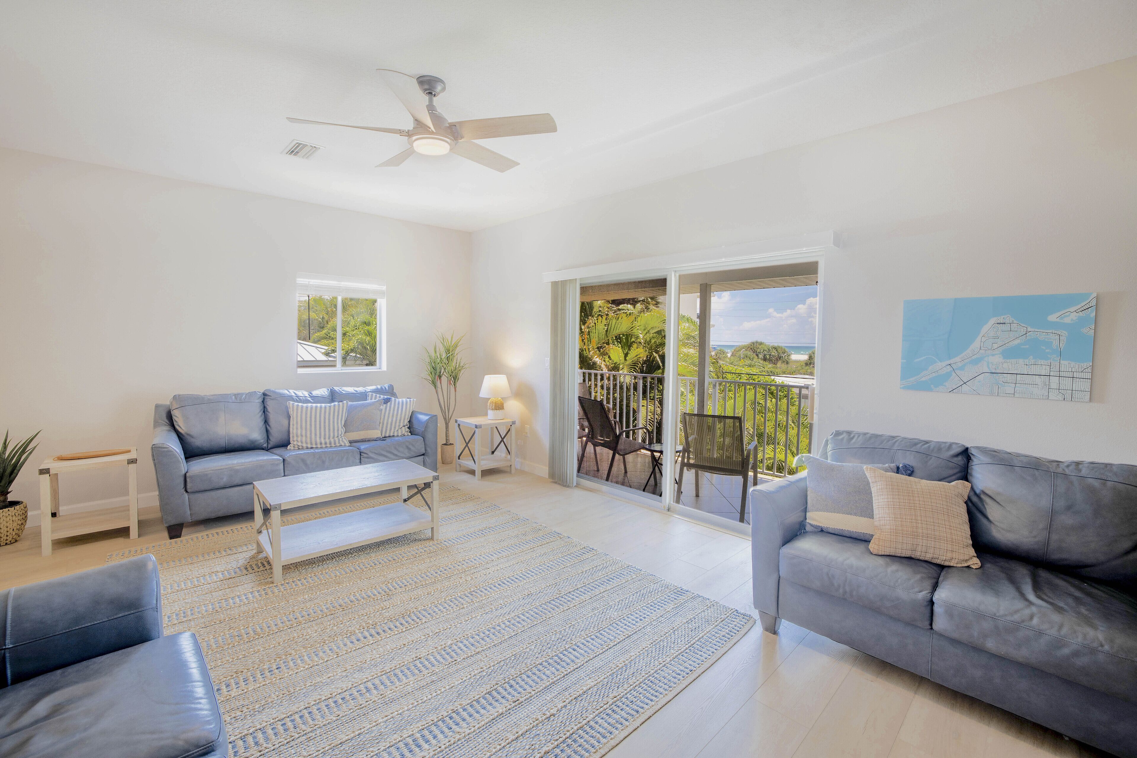 Hoppy's Beach-View Siesta Key - Spacious 3BR,Beach/Ocean Views,Private Elevator