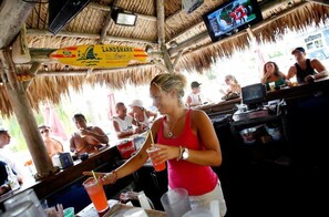 Bar (in der Unterkunft)