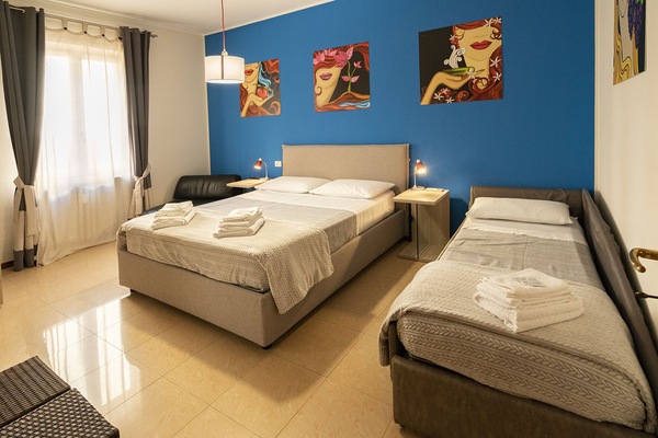 4 bedrooms, iron/ironing board, travel cot, free WiFi