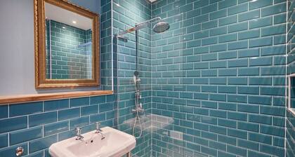Host & Stay | Turnstone